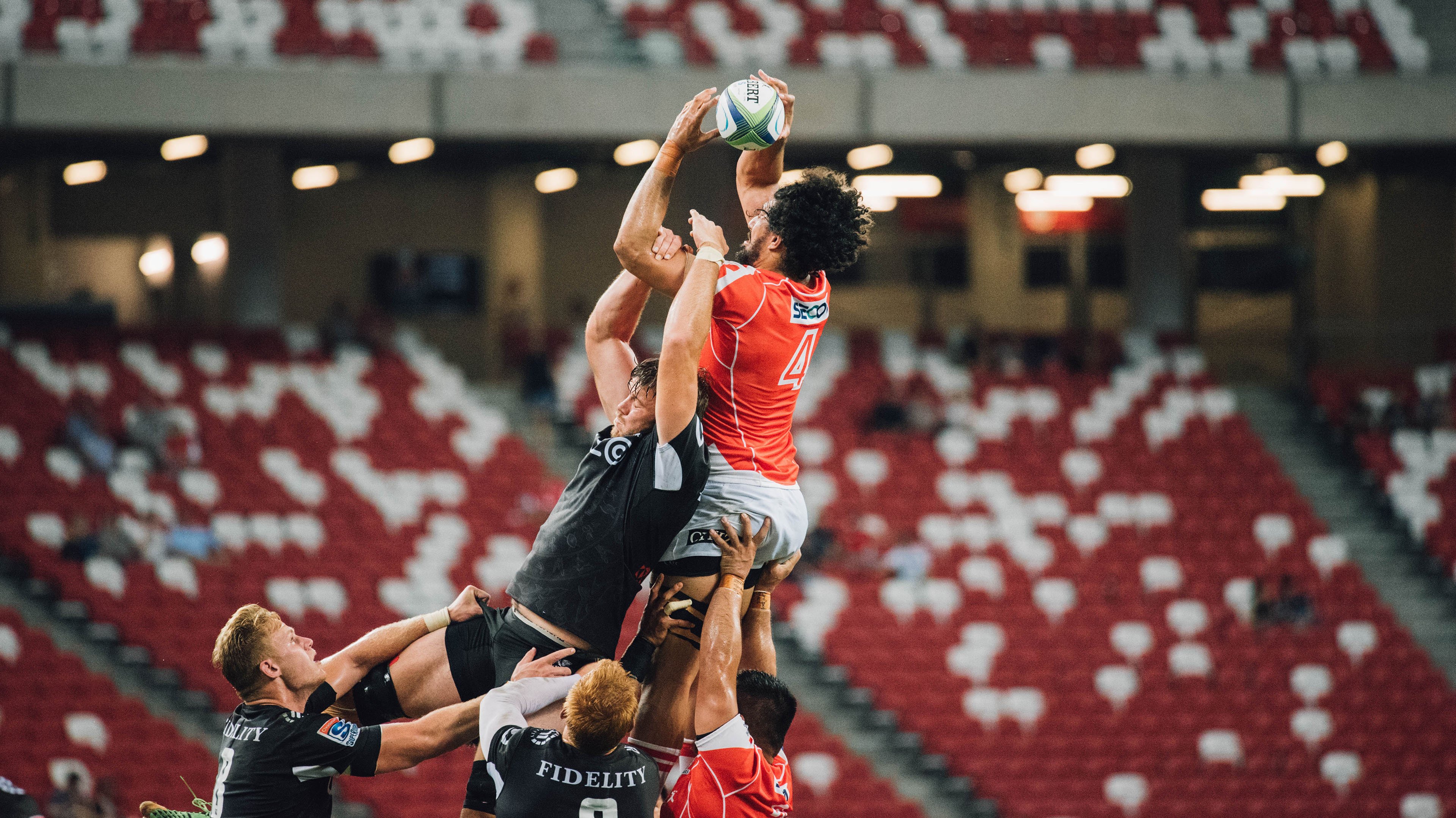 乔治防守表现出色成功冻结对方箭头，乔治打法